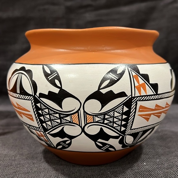 V. Tafoya Jemez New Mexico Pottery - Picture 3 of 7